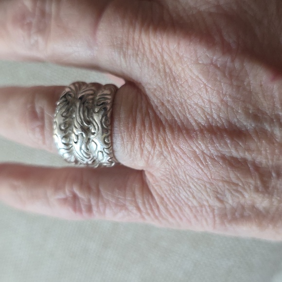 STERLING SILVER 925 LADIES RING SIZE 6 WEIGHS A HEAVY 15.01 Grams - Picture 7 of 7